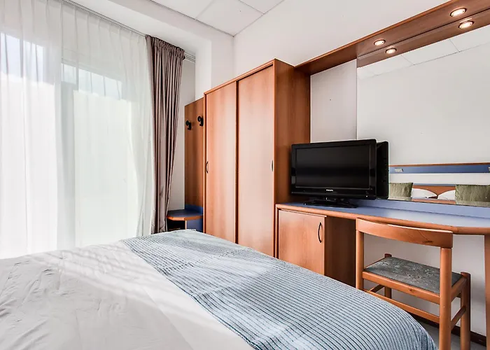 Otel El Cid Campeador - Family 3*